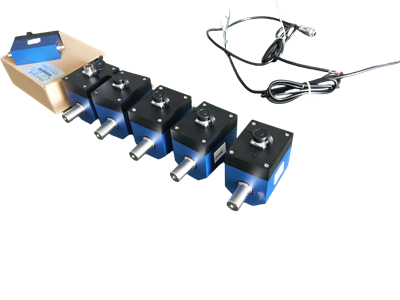 Dynamische koppeltransducer met koppelingen voor sleutelkalibratie